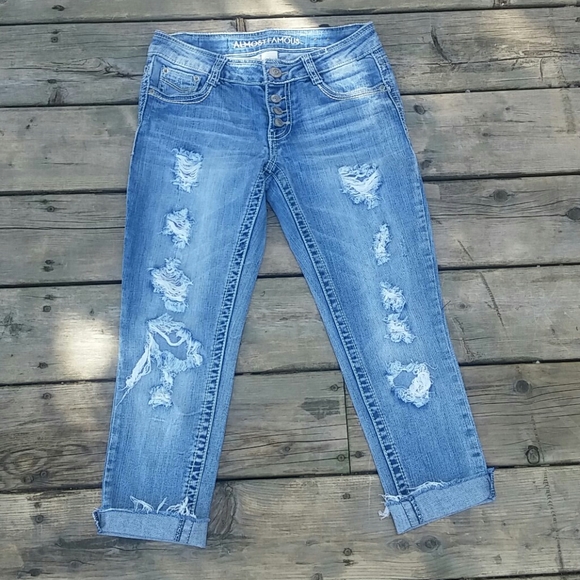 Almost Famous Jean Capris Size 1 - Picture 1 of 4